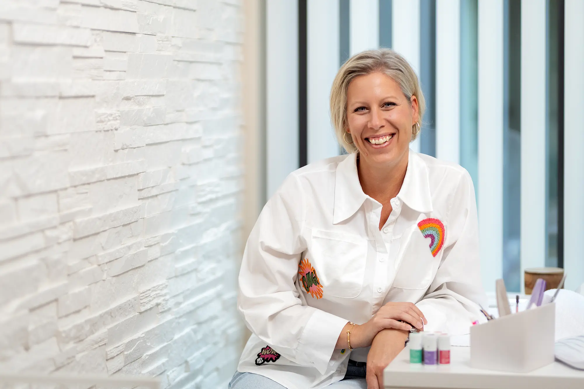 Inhaberin Sarah Vanwijnsberghe in ihrem Kosmetikstudio Aesthetik Raum